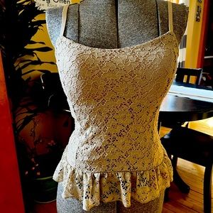 2 Bongo tops Sz L (M)